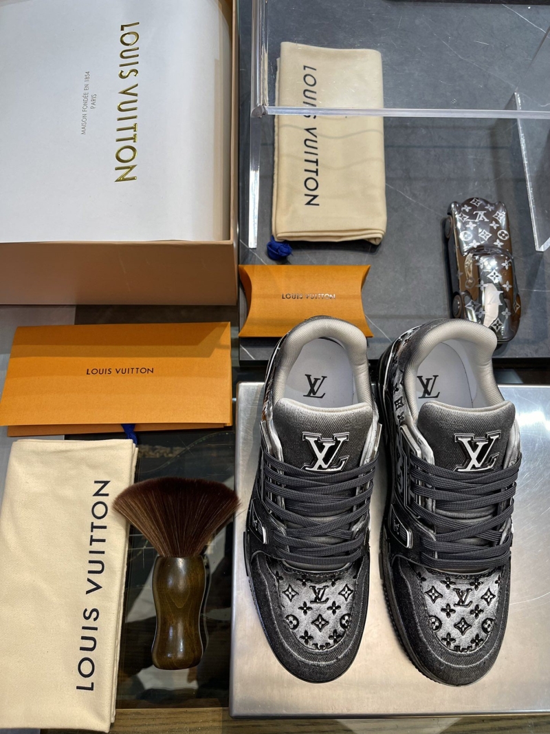 Louis Vuitton Sneakers